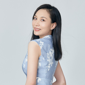 Photo of Su Bai with a white background 