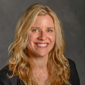 picture of Amanda Holmstrom