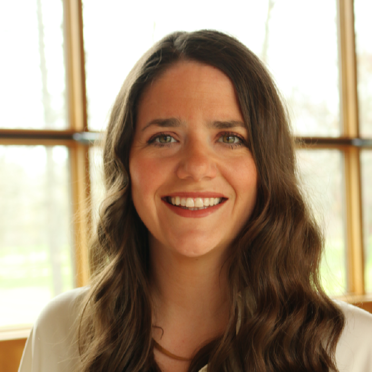 Headshot of Danielle Mathews (Seaman)